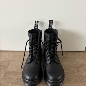 Dr. Martens Pascal 1460 Black Monochrome